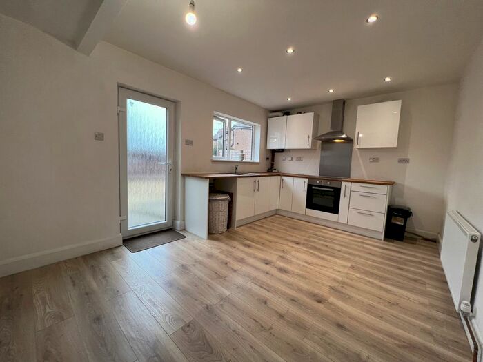 4 Bedroom Semi-Detached House To Rent In Proffitt Avenue, Coventry, CV6