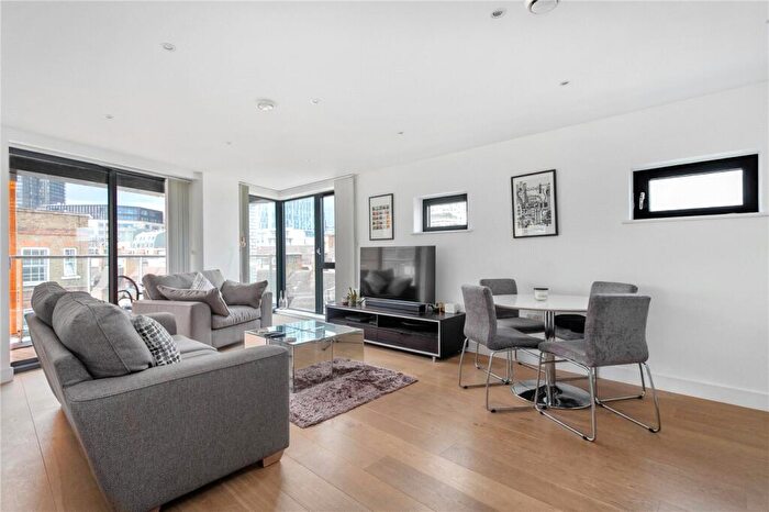 3 Bedroom Apartment For Sale In Old Castle Street, London, E1