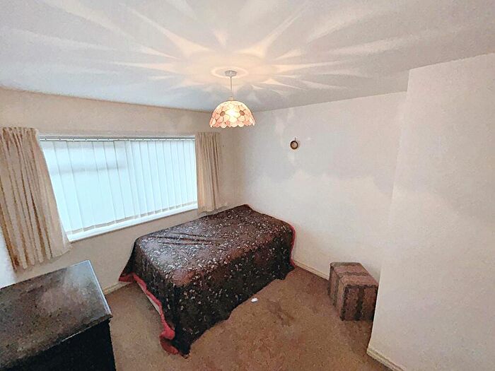 2 Bedroom Flat For Sale In Earlswood Park, Gateshead, Tyne And Wear, NE9