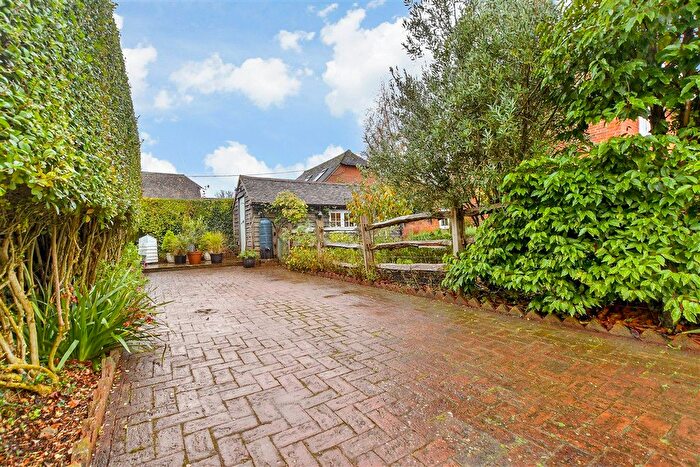 2 Bedroom Semi Detached House For Sale In Regent Street, Rolvenden, Kent, TN17