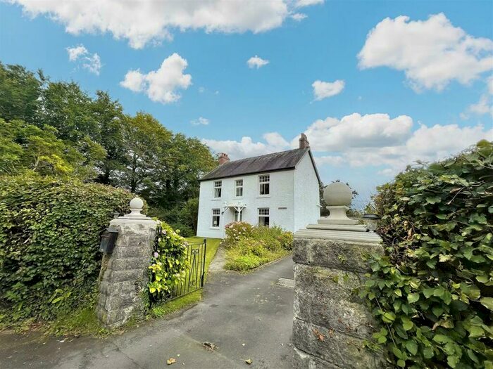 4 Bedroom Detached House For Sale In Laugharne, Carmarthen, SA33