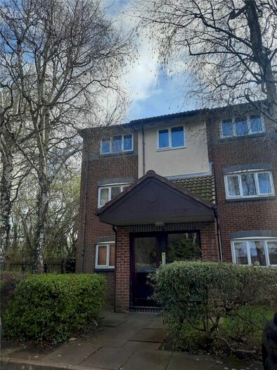 2 Bedroom Flat To Rent In Tor Close, Waterlooville, Hampshire, PO7