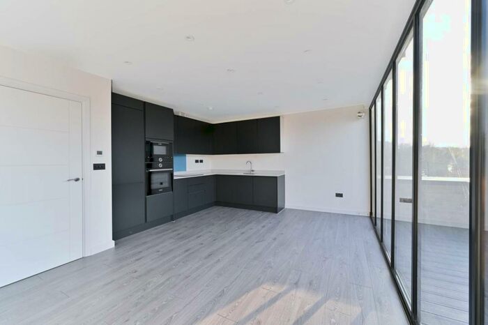 2 Bedroom Flat To Rent In M Residence, Purley, CR8