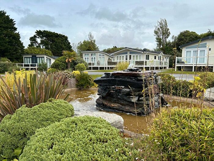 2 Bedroom Park Home For Sale In Halt Road, Goonhavern, Truro, TR4