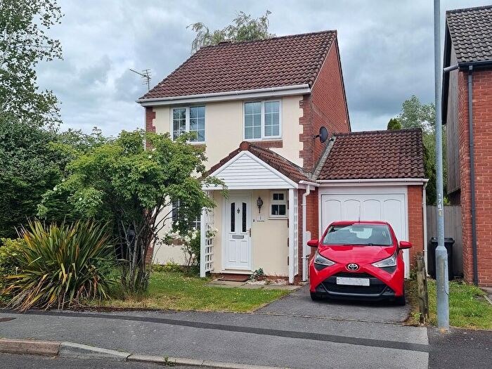 3 Bedroom Detached House To Rent In Camellia Drive, BA12