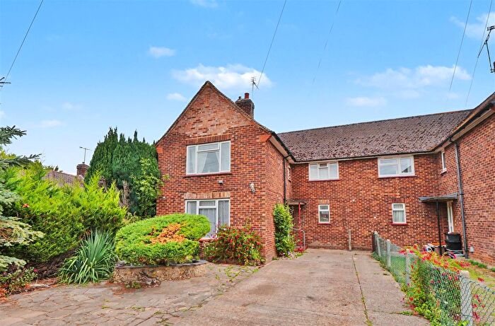 2 Bedroom Maisonette For Sale In Withycroft, George Green, Slough, SL3