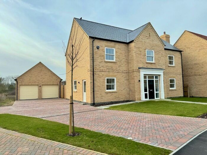 4 Bedroom Detached House For Sale In Kym View Close, Kimbolton, Cambridgeshire., PE28