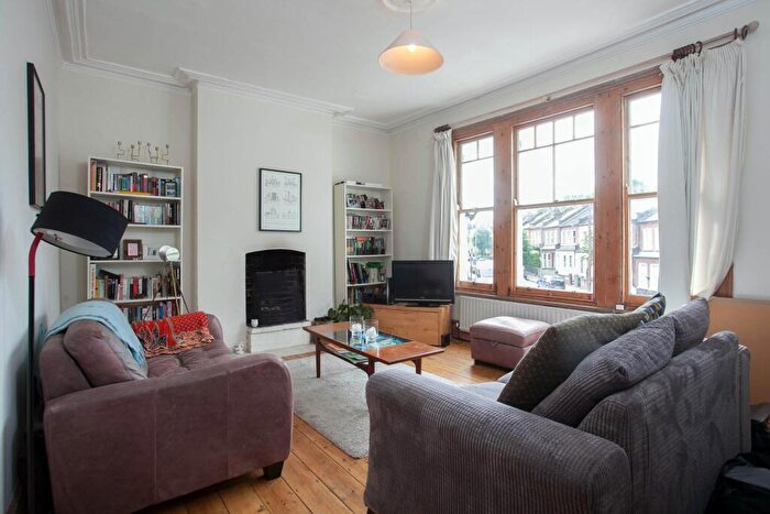 1 Bedroom Flat To Rent In Hearnville Road, London, SW12