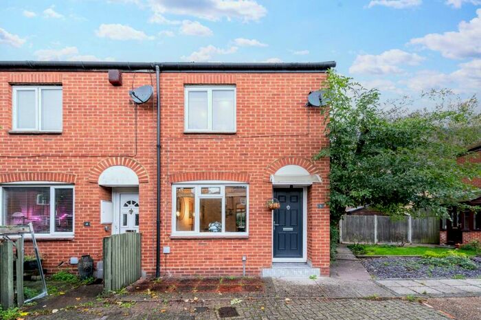 2 Bedroom Terraced House To Rent In Cardine Mews, Peckham, London, SE15