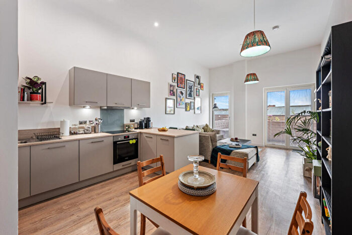 2 Bedroom Flat For Sale In /, Inverlair Avenue, Cathcart, G43
