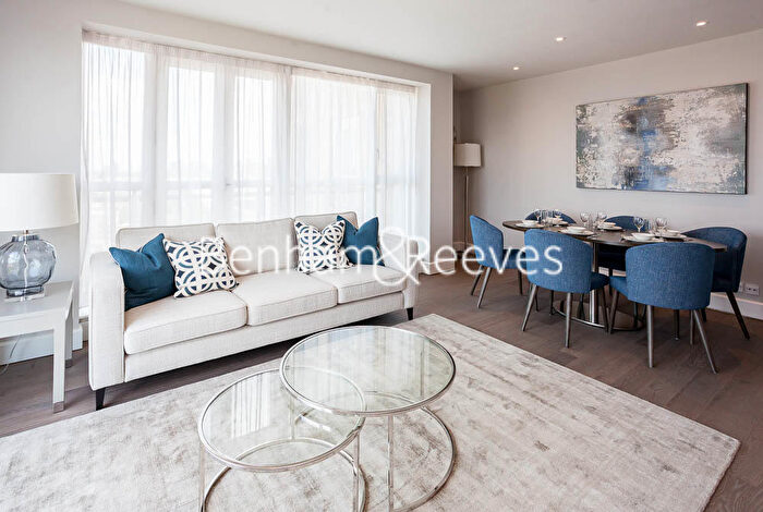 2 Bedroom Apartment To Rent In Westferry Circus, London, E14