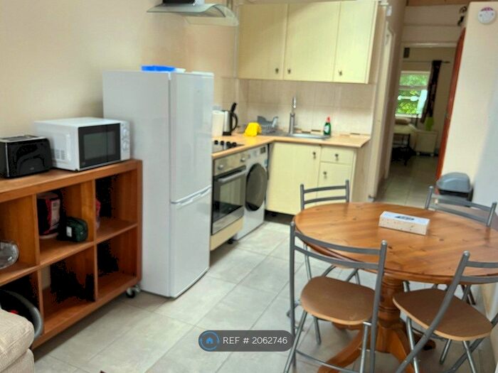 1 Bedroom Flat To Rent In Mill Close, Cardiff, CF14