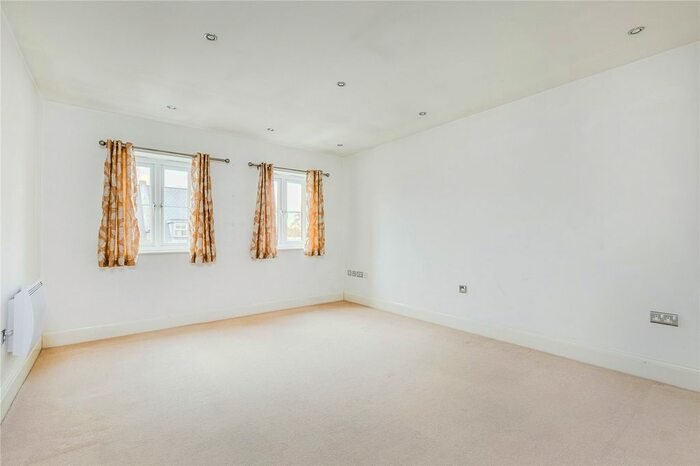 1 Bedroom Flat To Rent In Richmond, Surrey, TW10