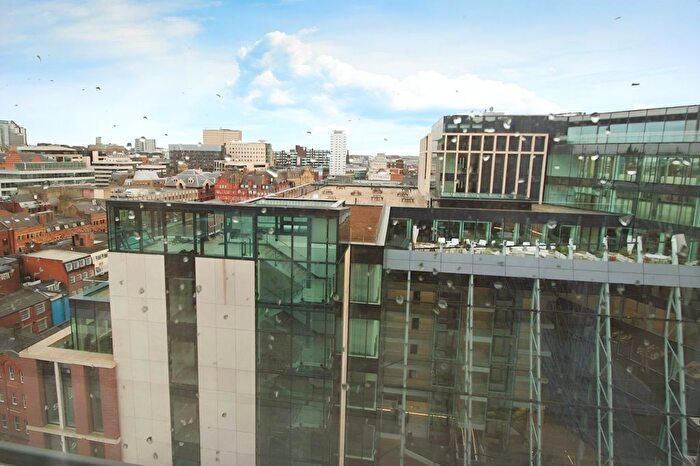 1 Bedroom Flat To Rent In West Point, Wellington Street, Leeds, West Yorkshire, LS1