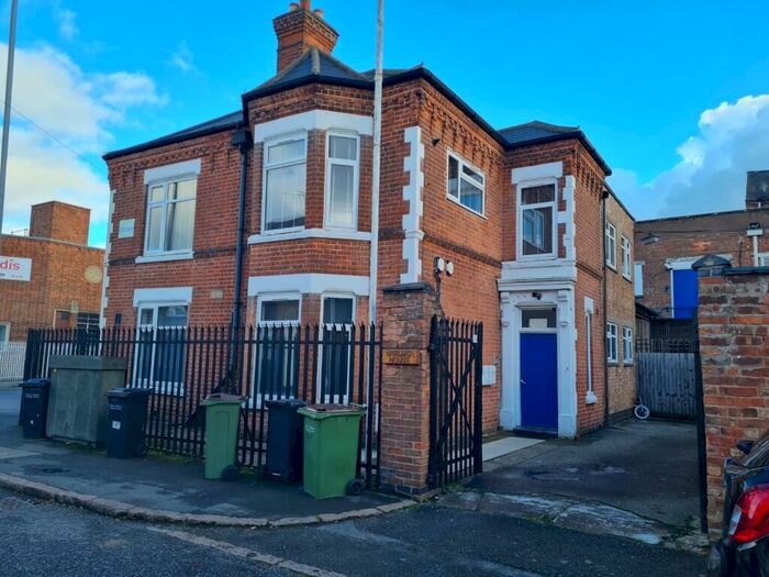 3 Bedroom Flat To Rent In Canal Street, Wigston, LE18