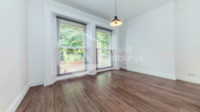 3 Bedroom Semi-Detached House To Rent In Imber Close, Southgate, London, N14