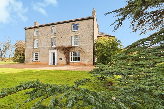 7 Bedroom Detached House For Sale In Norwich Road, Long Stratton, Norwich, NR15