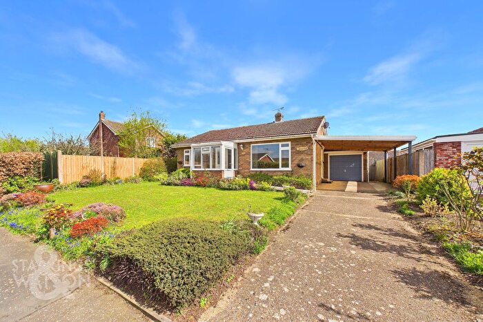 2 Bedroom Detached Bungalow For Sale In Field House Gardens, Diss, IP22