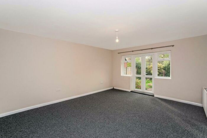 2 Bedroom Flat To Rent In Scutari Road, SE22
