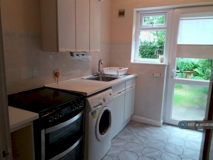 2 Bedroom Maisonette To Rent In Cheswood Drive, Minworth, Sutton Coldfield, B76