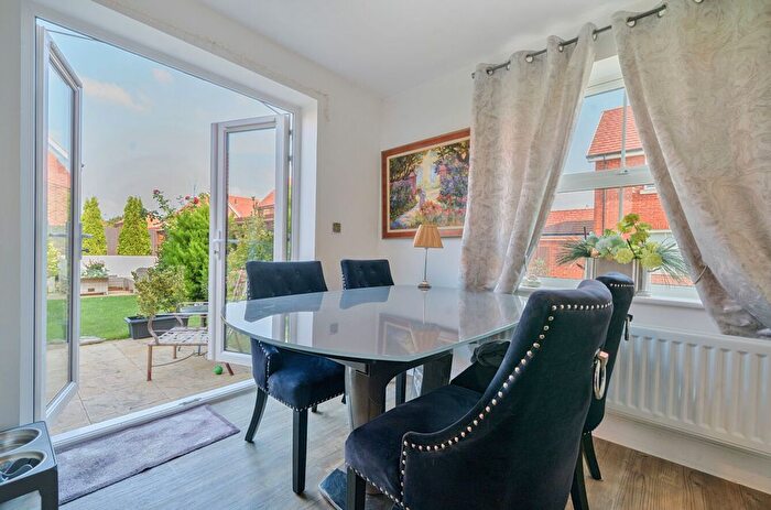 3 Bedroom Detached House For Sale In Willow Way, Bracklesham Bay, PO20