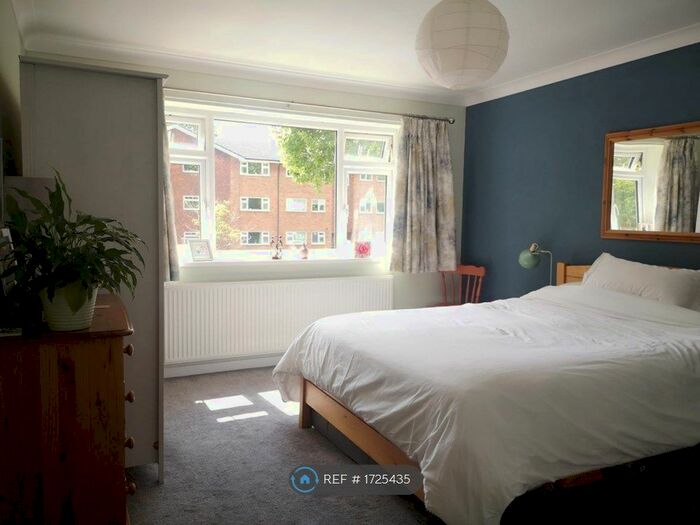 2 Bedroom Flat To Rent In Leander Court, Surbiton, KT6