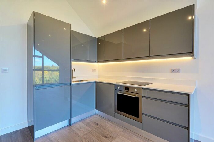 1 Bedroom Flat For Sale In Guildford, Surrey, GU1
