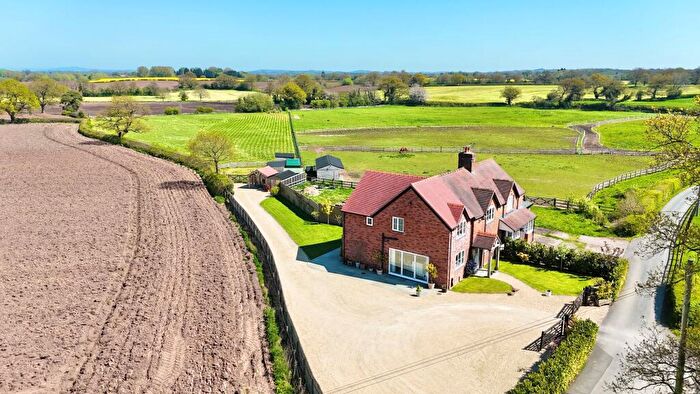4 Bedroom Semi-Detached House For Sale In Pewit Lane, Hunsterson, CW5