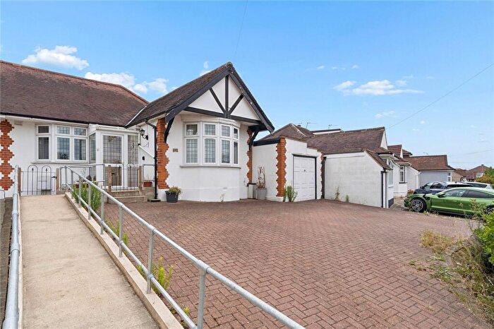 4 Bedroom Bungalow For Sale In Ayr Way, Rise Park, RM1
