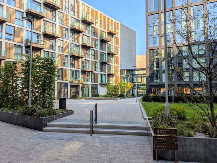 2 Bedroom Apartment To Rent In Angel Gardens, Manchester, Greater Manchester, M4