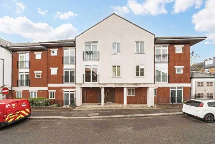 2 Bedroom Flat To Rent In Waldrons Yard, Harrow, HA2