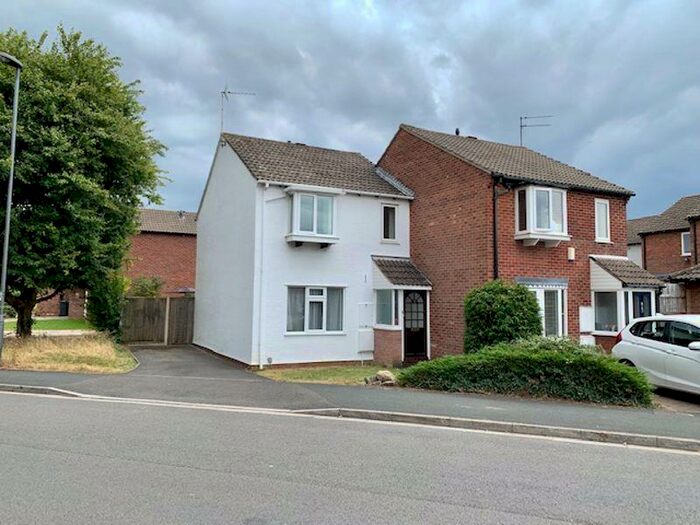 3 Bedroom Semi-Detached House To Rent In Sandringham Road, Bristol, BS34