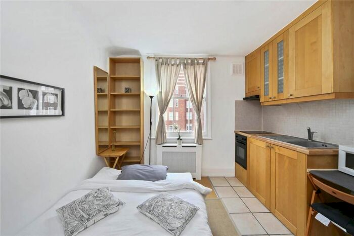 Studio To Rent In Claverton Street, Pimlico, London, SW1V