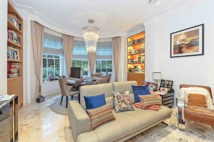 5 Bedroom Apartment To Rent In York Terrace West, NW1