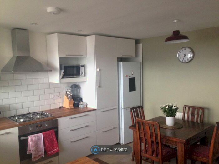 3 Bedroom Maisonette To Rent In Shellness Road, London, E5