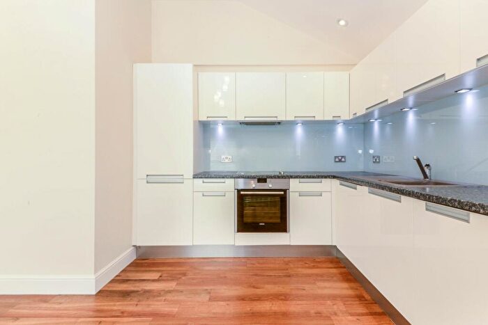 2 Bedroom Apartment To Rent In London Road, AL1