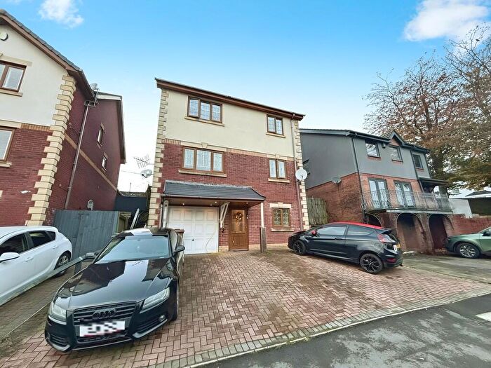 4 Bedroom Detached House For Sale In Kingswood Close, Hengoed, CF82