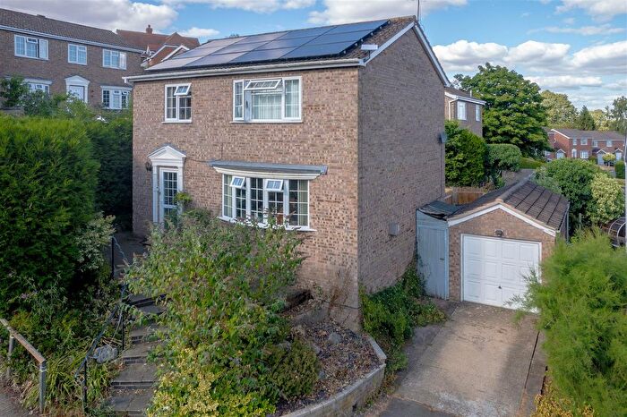 3 Bedroom Detached House For Sale In Tennyson Drive, Malvern, WR14