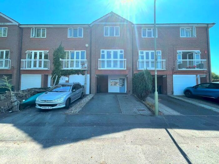 3 Bedroom Terraced House To Rent In Alver Bridge View, Gosport, PO12