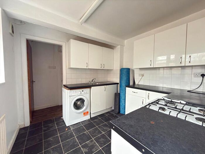 5 Bedroom House To Rent In Milton Road, Polymond, SO15