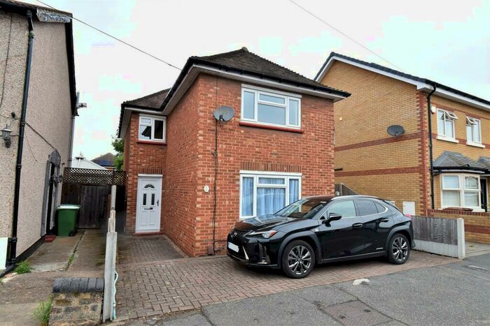 3 Bedroom Detached House To Rent In Sandford Road, Bexleyheath, DA7