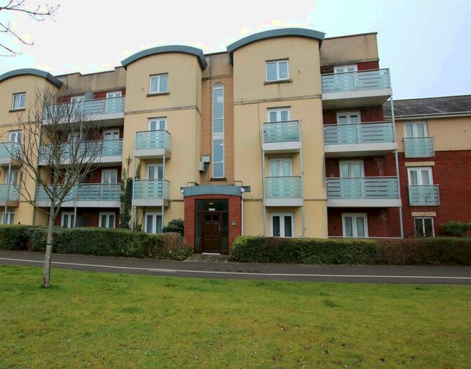 2 Bedroom Flat To Rent In Heraldry Walk, Exeter, EX2