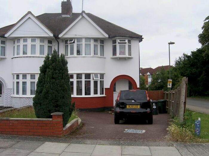 3 Bedroom Semi-Detached House To Rent In Stoneyfields Lane, HA8