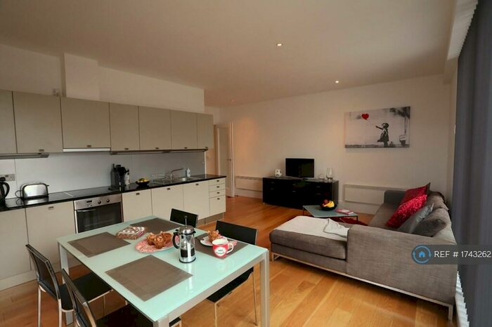 2 Bedroom Flat To Rent In Copenhagen Street, London, N1