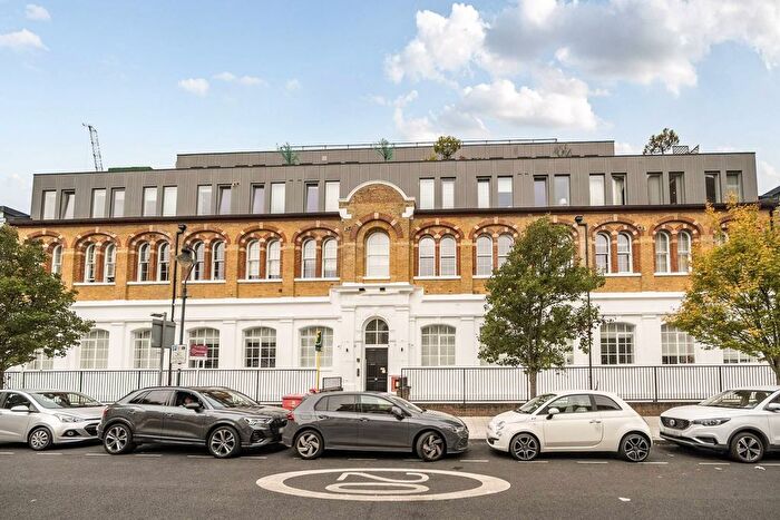 2 Bedroom Flat For Sale In Canterbury House, Kilburn, London, NW6