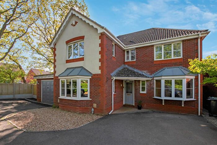 5 Bedroom Detached House For Sale In St Saviours Rise, Frampton Cotterell, Bristol, Gloucestershire, BS36