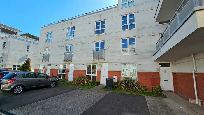 5 Bedroom Property To Rent In Quainton Road, Leicester, LE2