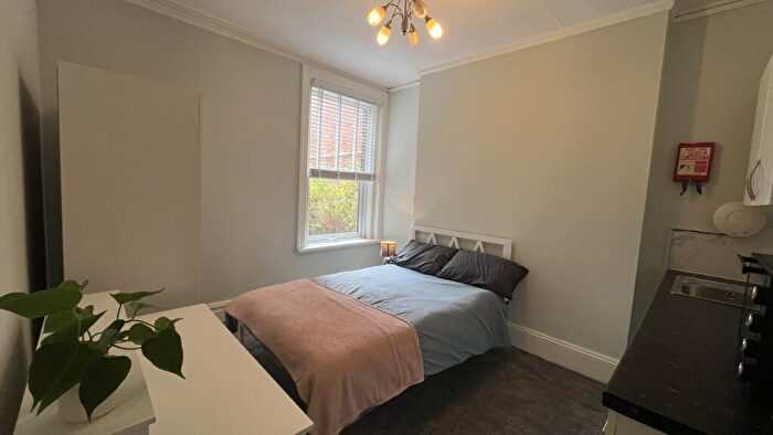 1 Bedroom House Of Multiple Occupation To Rent In Ashley Road, Poole, Dorset, BH14