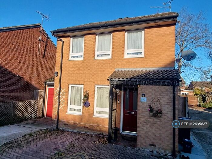 3 Bedroom Detached House To Rent In Stilton Close, Reading, RG6