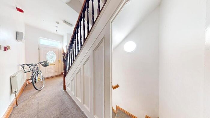 8 Bedroom Terraced House To Rent In Manor Terrace, Hyde Park, Leeds, LS6